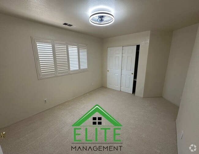 Building Photo - 4121 Desertaire Dr Rental