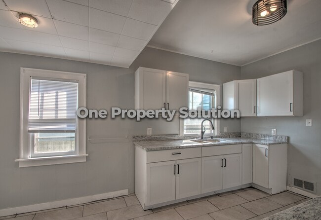 Photo - 407 Kenwood St