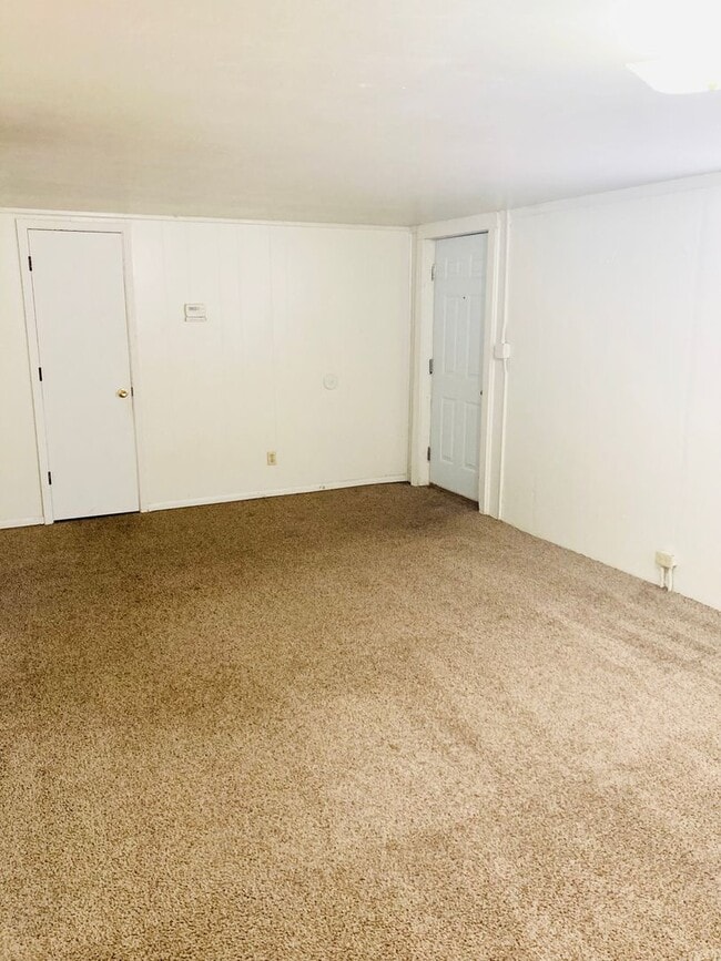 Photo - 301 E Grandview Dr