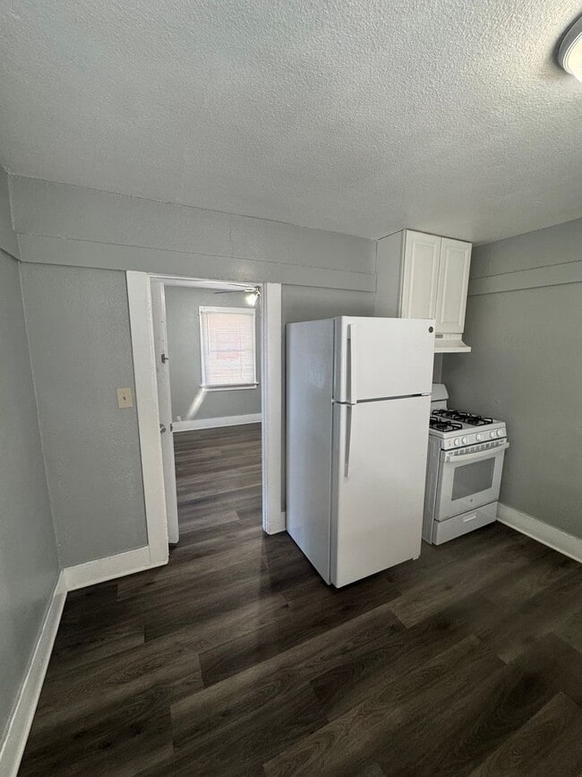 Photo - 142 W Valencia Dr Unit A