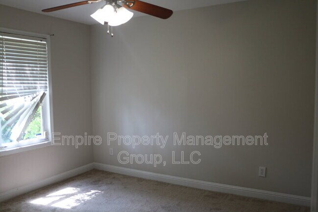 Photo - 2728 Kingswood Dr