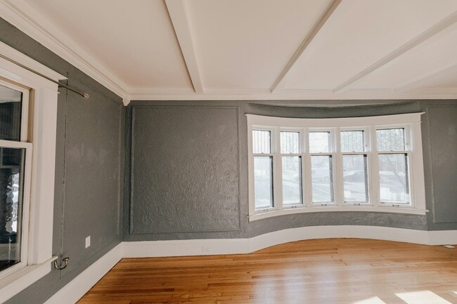 506 Prospect Ave SE Unit 1