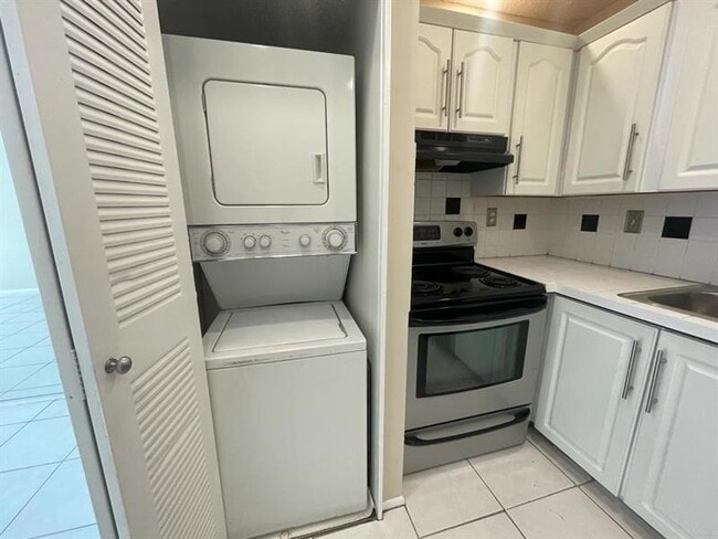 Photo - 2621 Riverside Dr Unit 6