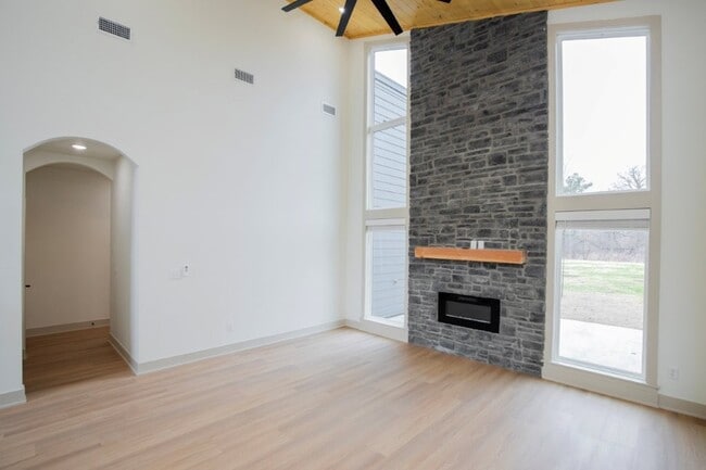 4 Romine Pl