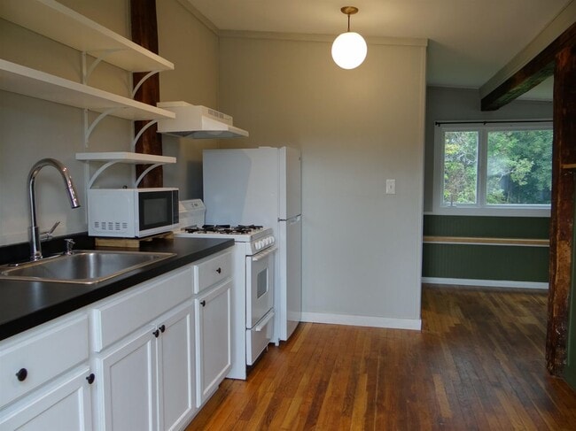 Photo - 25 School, 25