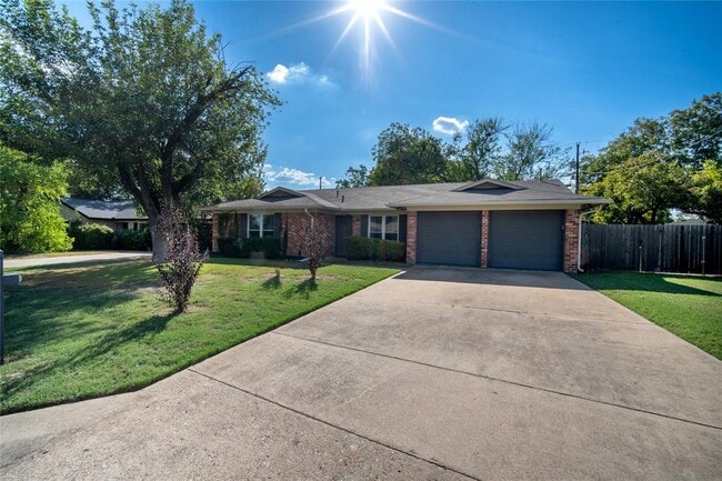 Photo - 7402 Bucknell Dr Casa
