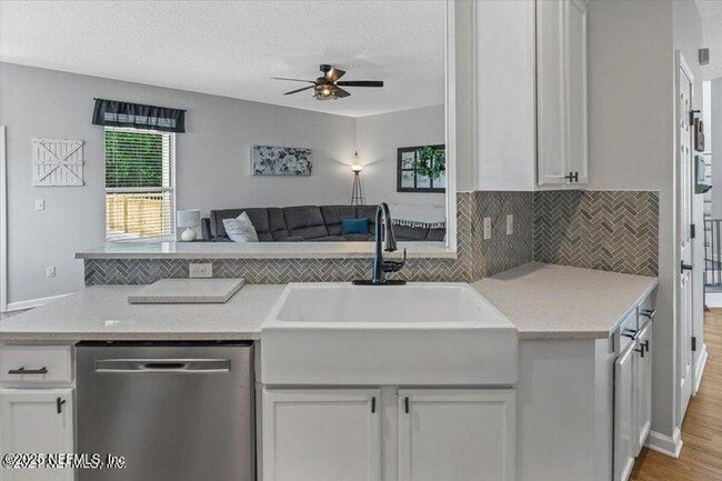 Photo - 2587 Watermill Dr