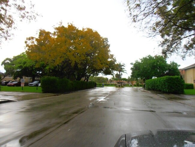 Photo - 877 Twin Lakes Dr Unit G