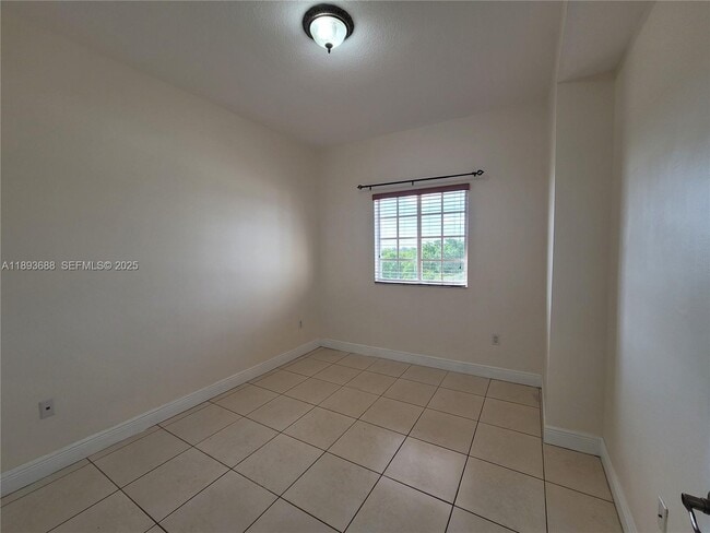 Photo - 5271 SW 8th St Unidad 411