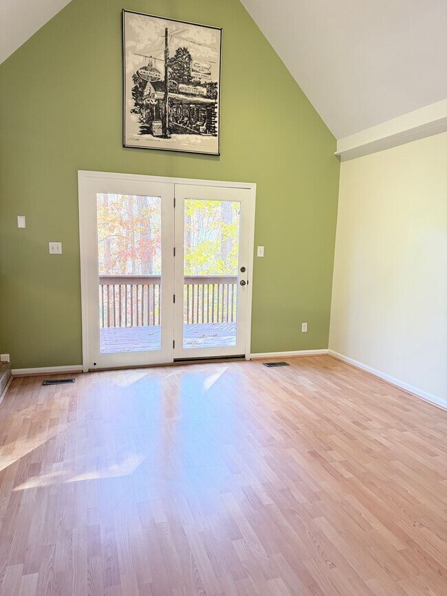 Photo - North Asheville, Private home with wooded ...