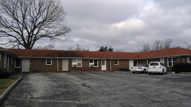 Photo - Skyline Apartments