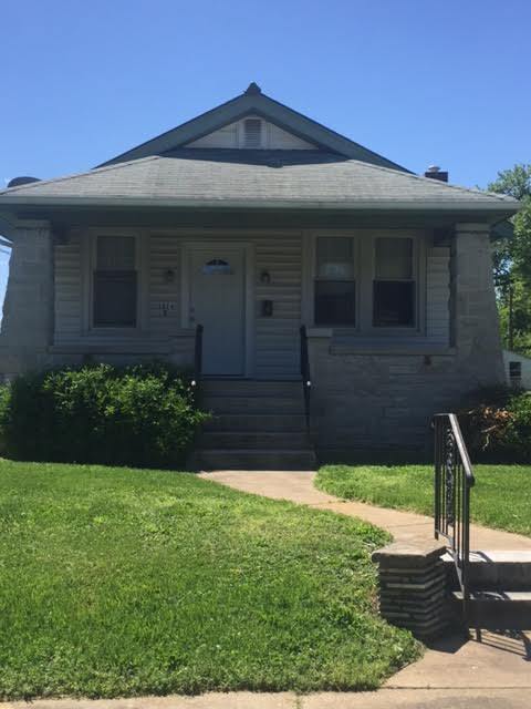 Photo - Spacious 2 bed 1 bath just north of Holly Hills and Carondelet Park, carport and large side yard