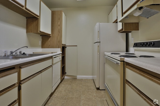 Pinecrest Apartments