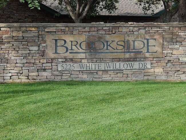 Photo - 5225 White Willow Dr Unit J130
