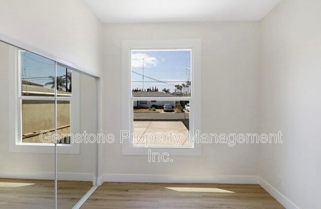 Photo - 6250 Stewart St