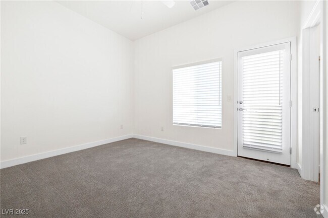Building Photo - 11480 Roaring Peak Dr Rental