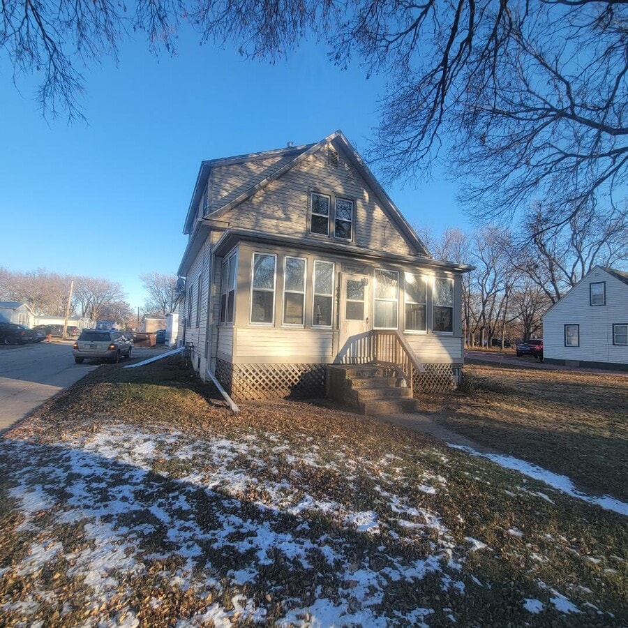 Photo - 445 N Plum St