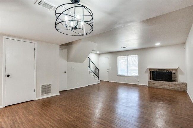 Building Photo - 9777 Hefner Village Blvd Rental