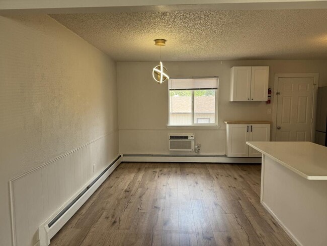 Photo - 3068 S Delaware St