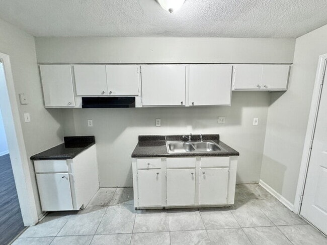 Photo - 4079 Forest View Dr