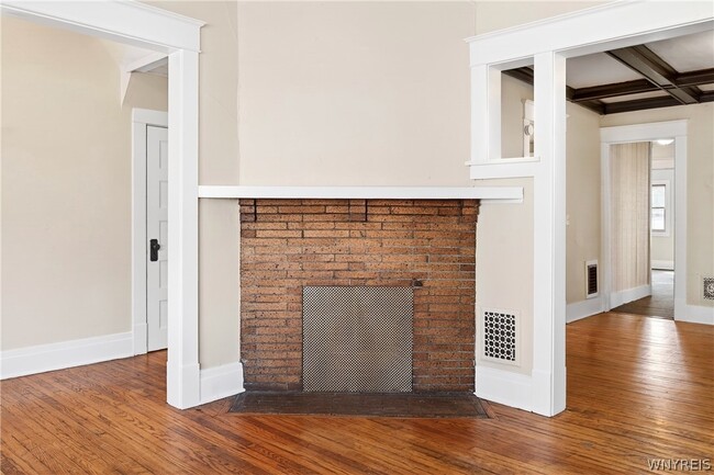 Photo - 76 Vernon Pl