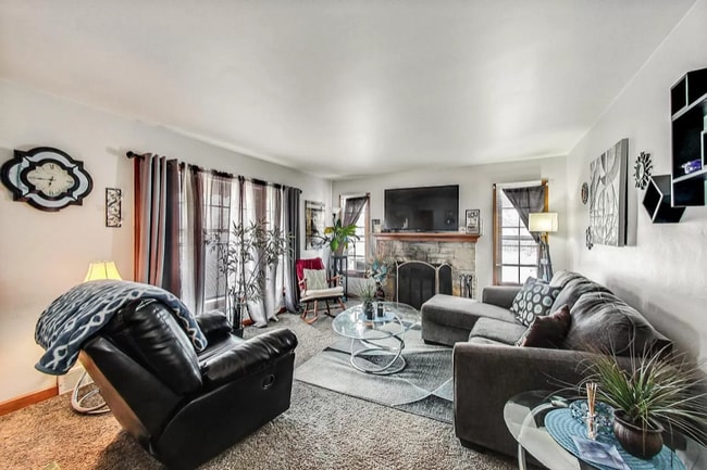 Photo - 2402 S 83rd St