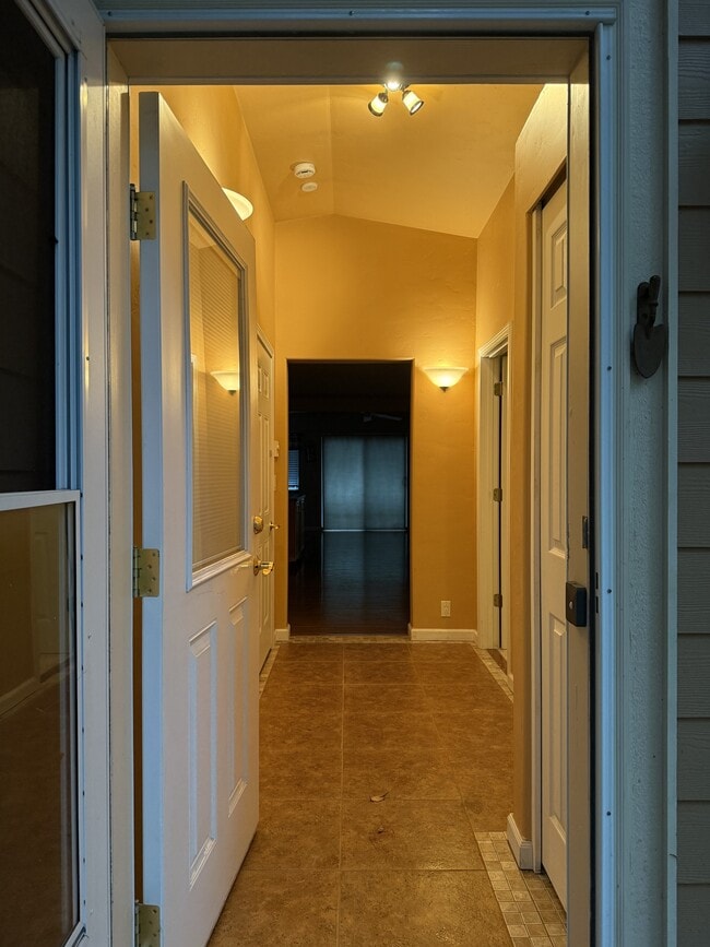 Photo - 111 E Driftwood Circle East