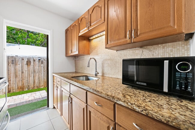 Photo - 1130 NE 3rd Ave