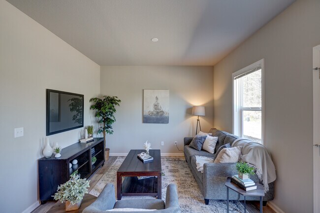 Photo - 639 McKay Way Unidad 3