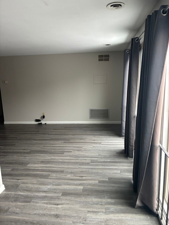 Photo - Cranberry Court Unit 304 - 5