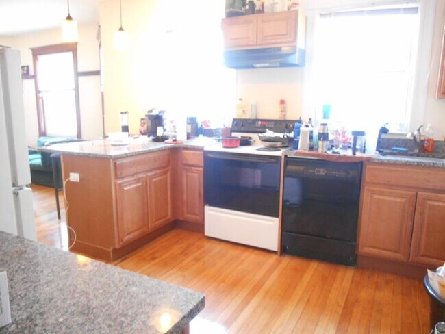Photo - 331 Faneuil St Unit 3