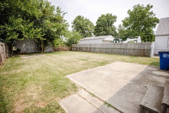 Photo - 213 Warrington Rd