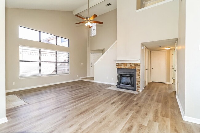 Photo - 1221 Settlers Way