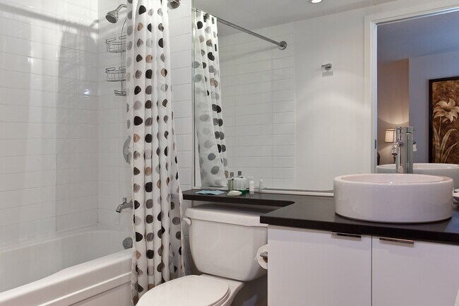 Photo - 788 Hamilton St