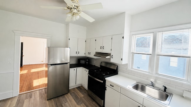 Building Photo - 3 S Eckar St Unit Apt 3E