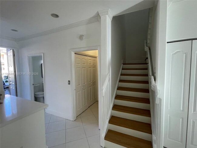 Photo - 703 NE 195th St