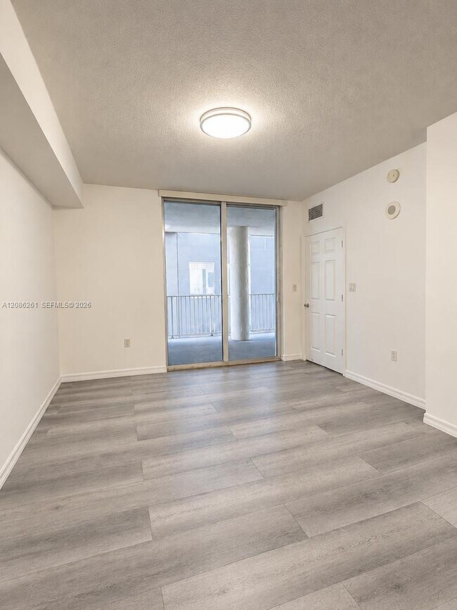Photo - 115 SW 11th St Unit 704