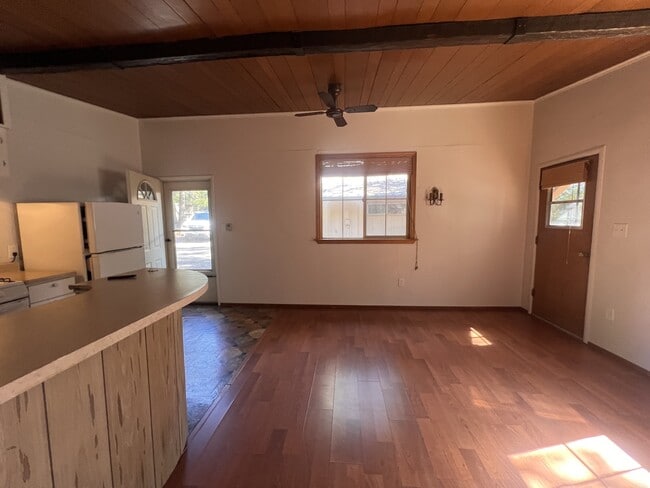 Photo - 12524 Valley View Rd