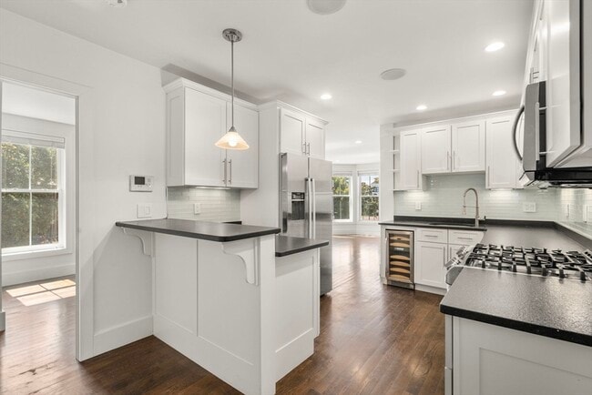 Building Photo - 12 Mohawk St Unit 3