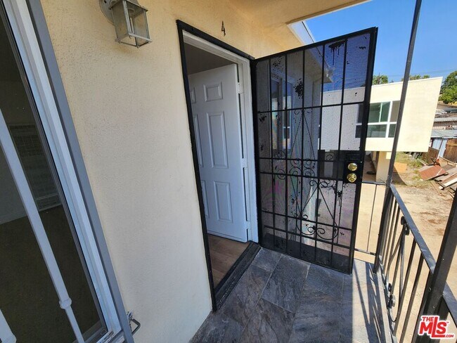 1499 W 35th Pl Unidad 4