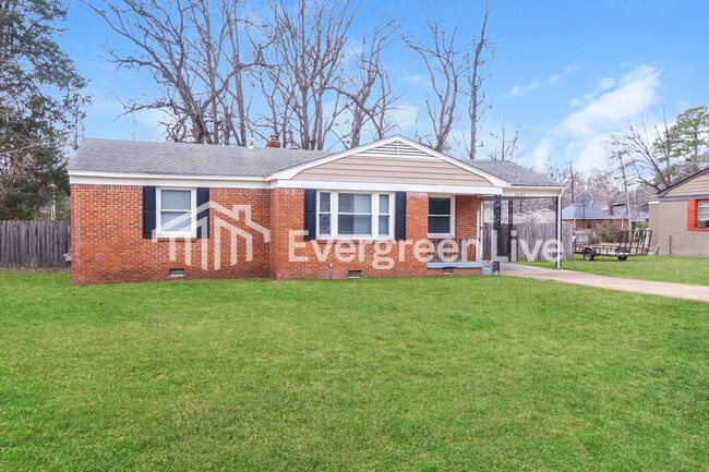 Photo - 5247 Loch Lomond Rd