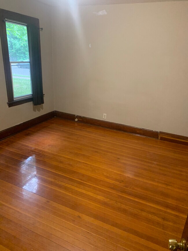 Photo - 27 Brooklawn St Unit 1stfloor