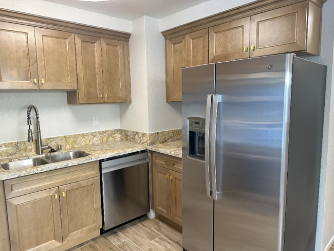 Photo - 1545 W 207th St Unidad 3