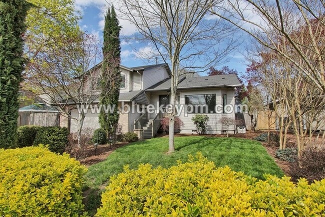 Building Photo - Luxury 3 Bed, 2.5 Bath Home in Beaverton with Large Yard and Bonus Room