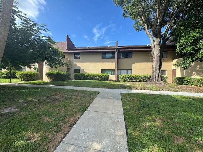 Photo - 2 BR / 2 BA Ground-Floor Condo | Screened ...
