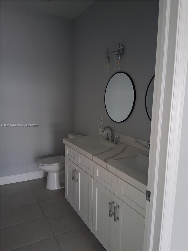 Photo - 488 NW 40th Ct