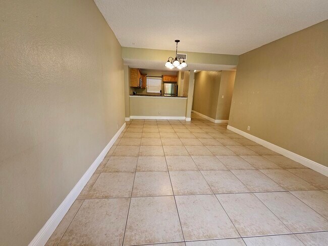 Photo - 1461 Windorah Way Unidad C