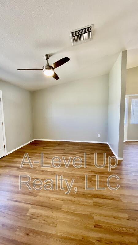 Photo - 1834 W Holland Dr