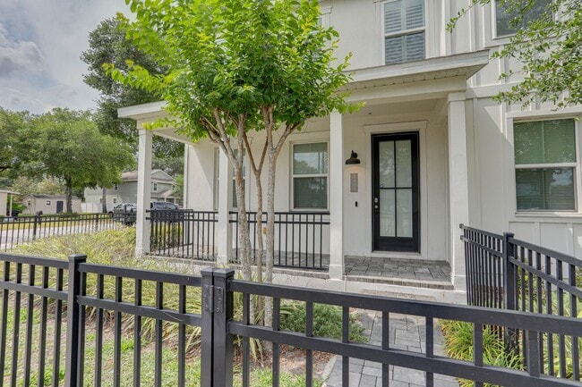 Photo - 1401 E Michigan St