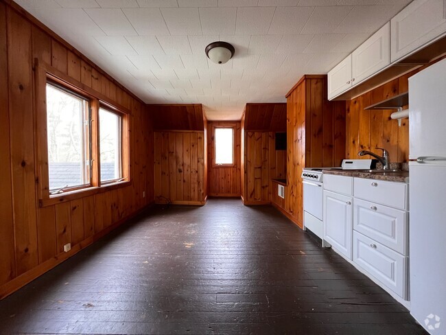 Building Photo - 1428 Cass St Unit B Rental